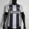 Versión Jugador Equipacion Newcastle United Primera 2025 2026