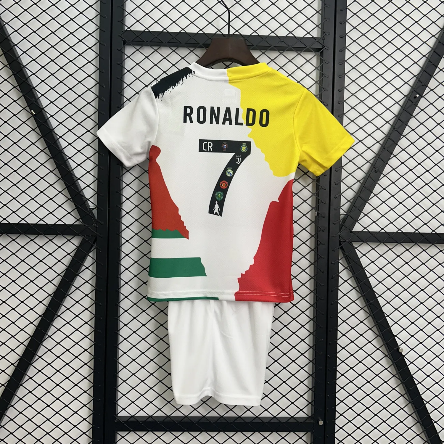Cristiano Ronaldo NO.7 Equipacion Real Madrid Conjunto Niños Edizione Commemorativa 2025 2026